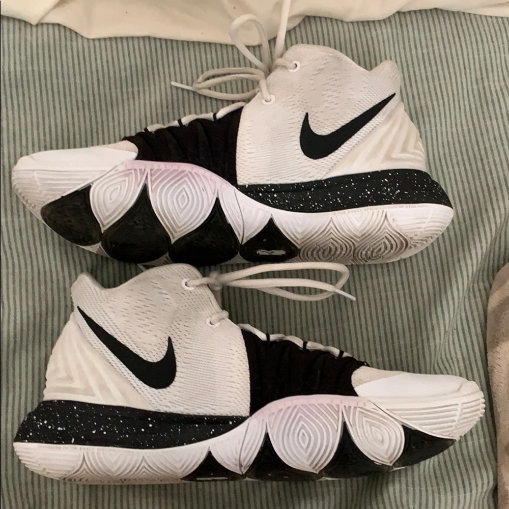 kyrie 5’s basketball shoes